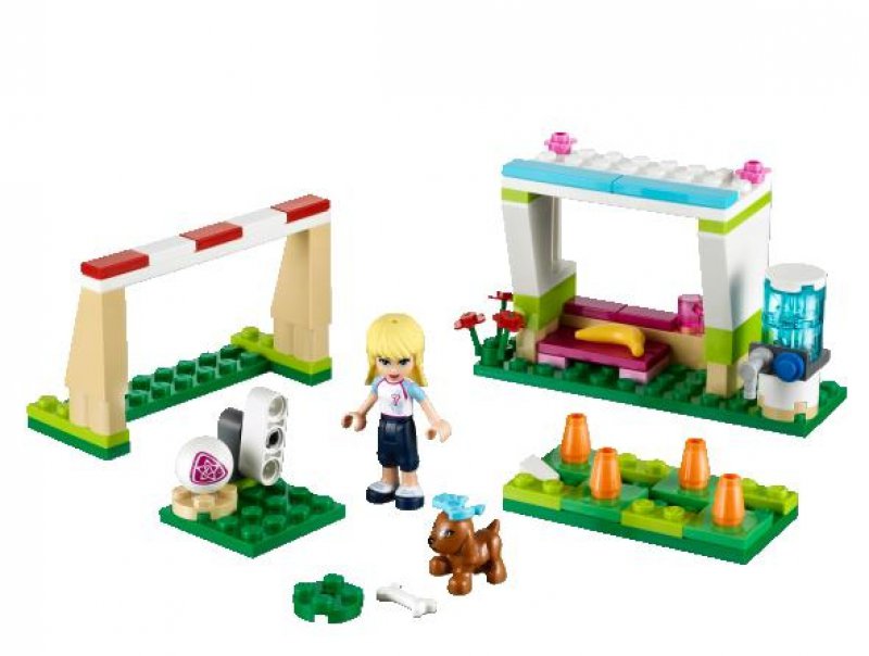 LEGO Friends Stephanie trénuje fotbal 41011