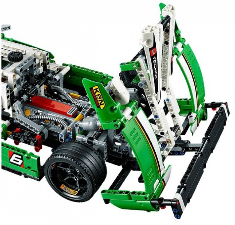 LEGO Technic GT vůz pro 24hodinový závod 42039