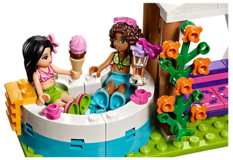 LEGO Friends Letní bazén v městečku Heartlake 41313