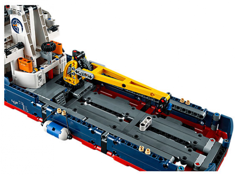 LEGO Technic Výzkumná oceánská loď 42064