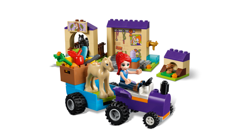 LEGO Friends Mia a stáj pro hříbata 41361