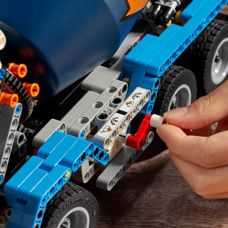 LEGO Technic Náklaďák s míchačkou na beton 42112