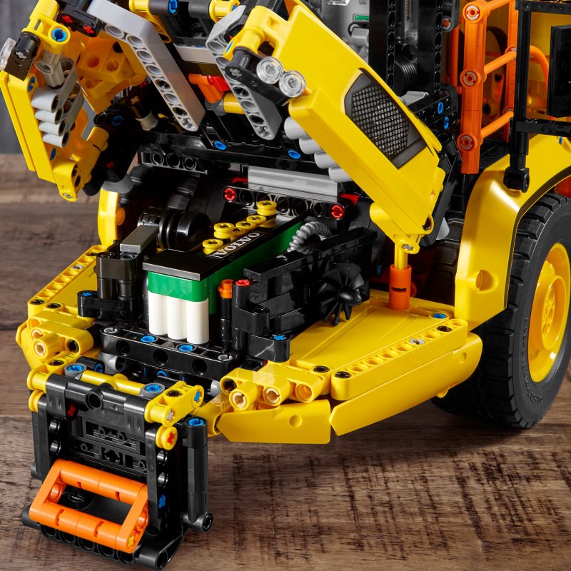 LEGO® Technic 42114 Kloubový dampr Volvo 6x6
