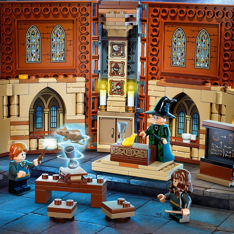 LEGO® Harry Potter™ 76382 Kouzelné momenty z Bradavic: Hodina přeměňování