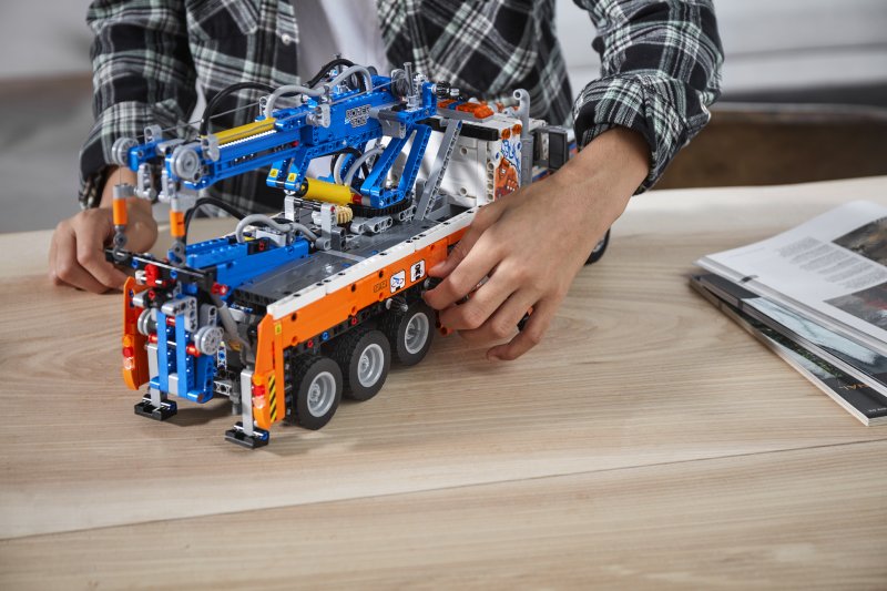 LEGO® Technic 42128 Výkonný odtahový vůz