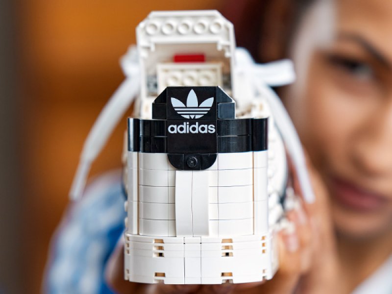 LEGO® Icons 10282 adidas Originals Superstar