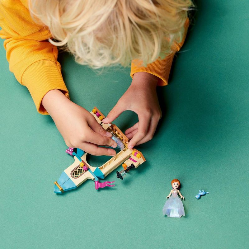 LEGO® │ Disney 43198 Anna a zámecké nádvoří