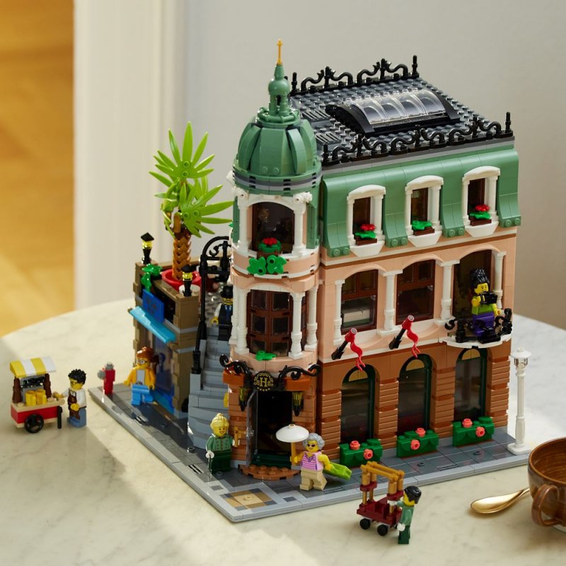 LEGO® Icons 10297 Butikový hotel