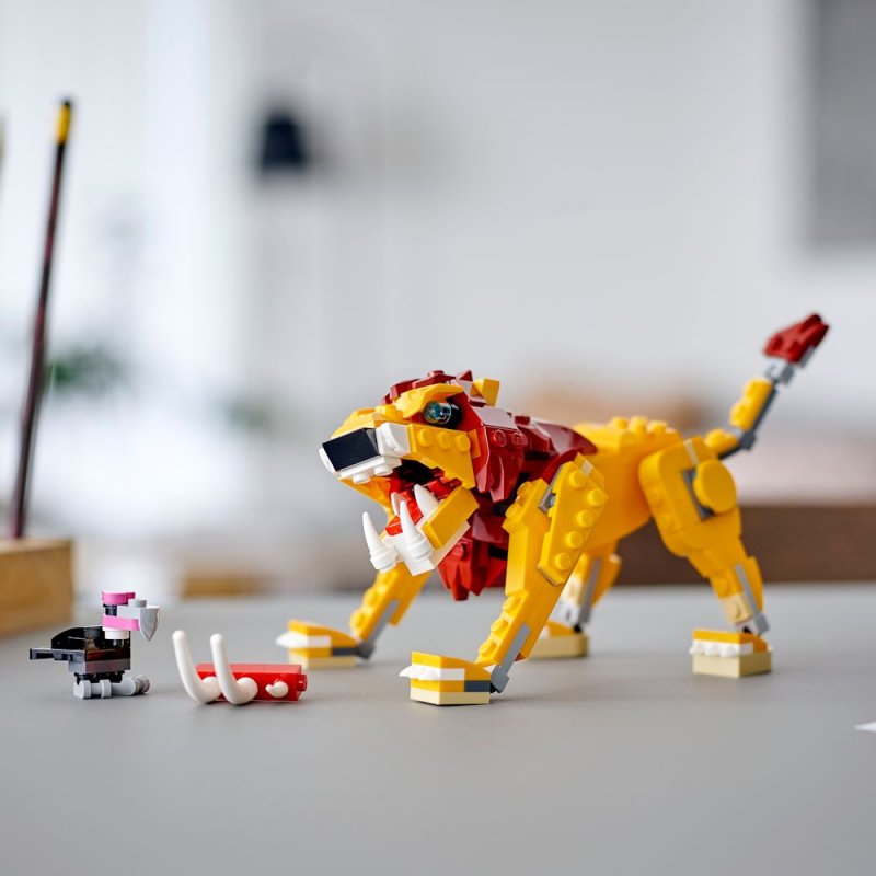 LEGO® Creator 31112 Divoký lev