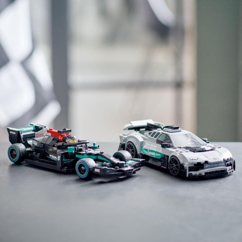 LEGO® Speed Champions 76909 Mercedes-AMG F1 W12 E Performance a Mercedes-AMG Project One