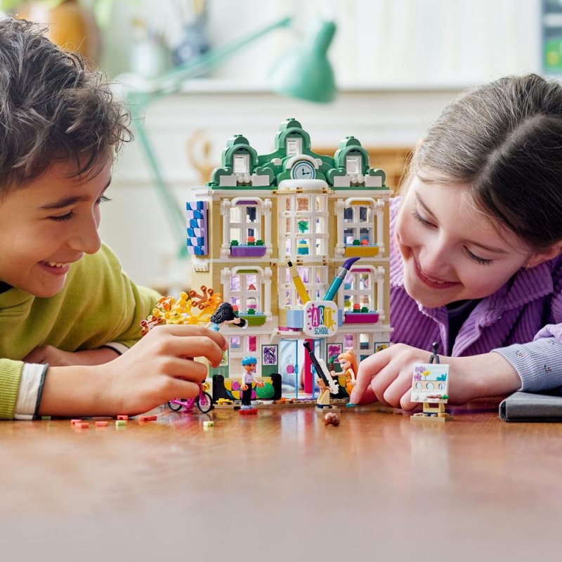 LEGO® Friends 41711 Ema a umělecká škola