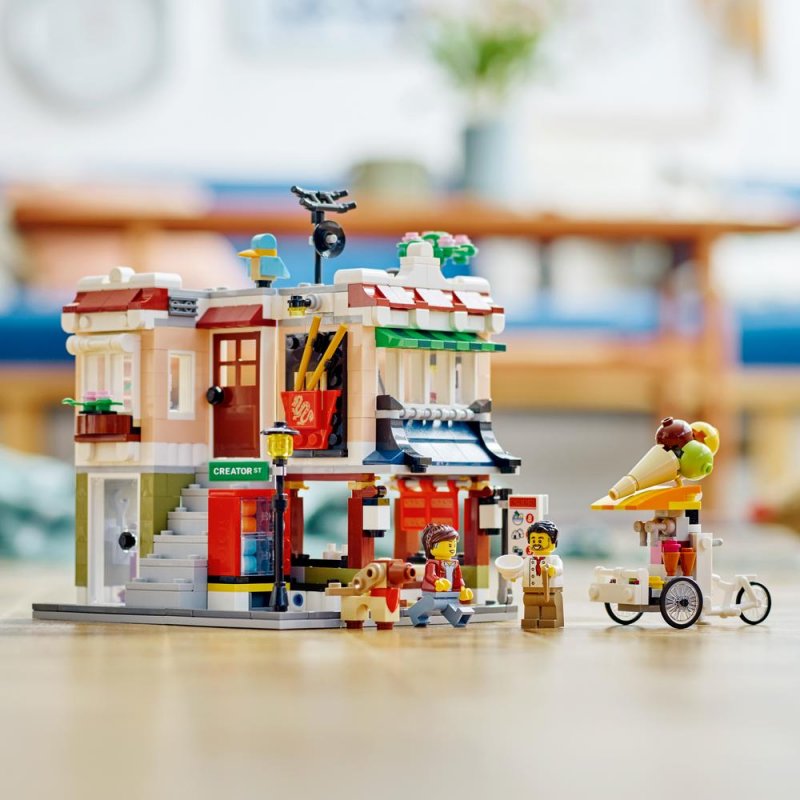 LEGO® Creator 31131 Bistro s nudlemi v centru města