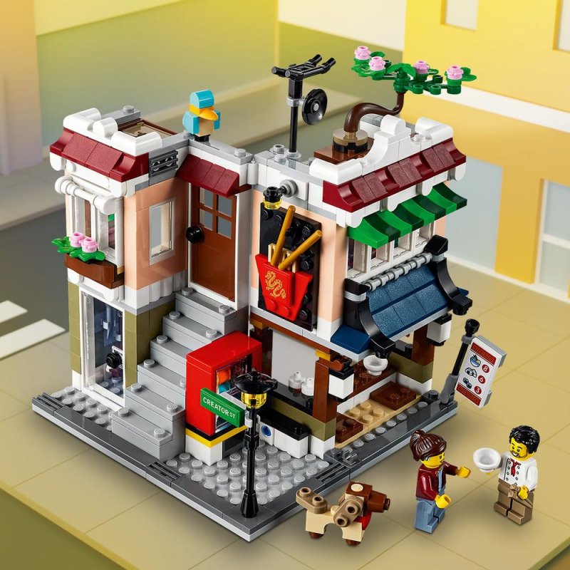 LEGO® Creator 31131 Bistro s nudlemi v centru města