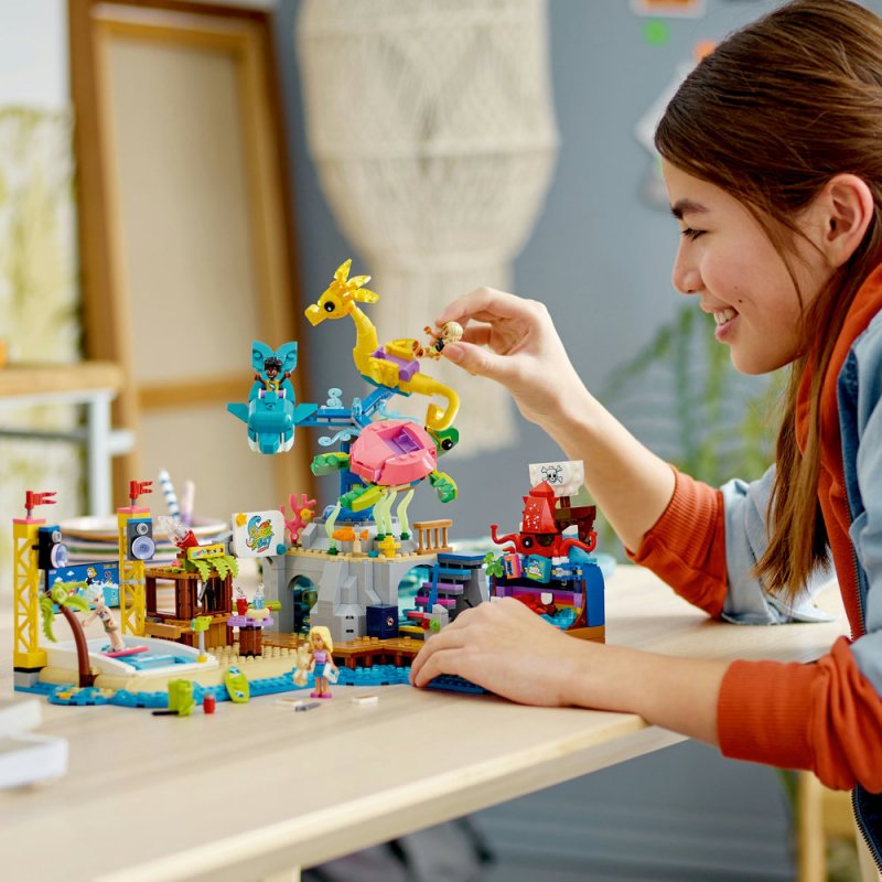 LEGO® Friends 41737 Zábavní park na pláži