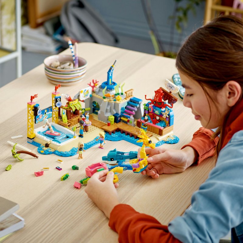 LEGO® Friends 41737 Zábavní park na pláži