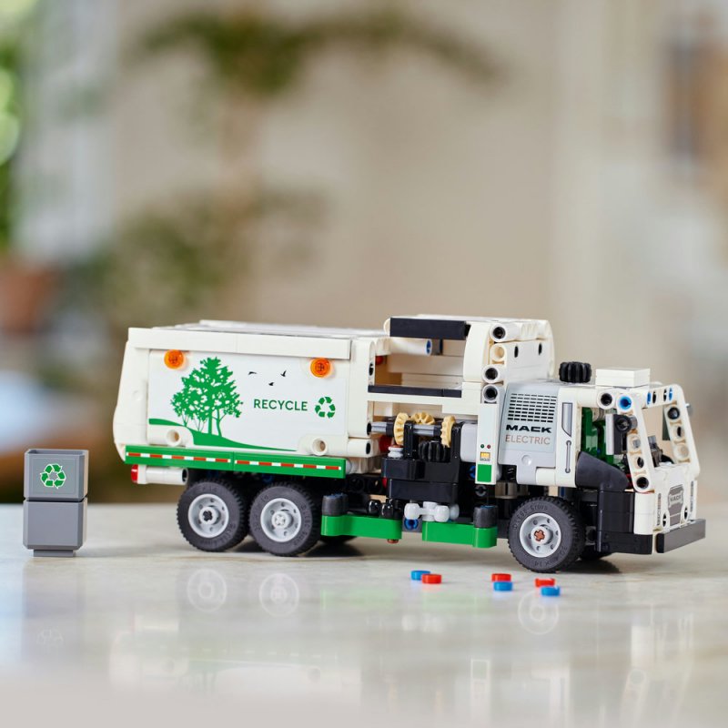 LEGO® Technic 42167 Popelářský vůz Mack® LR Electric