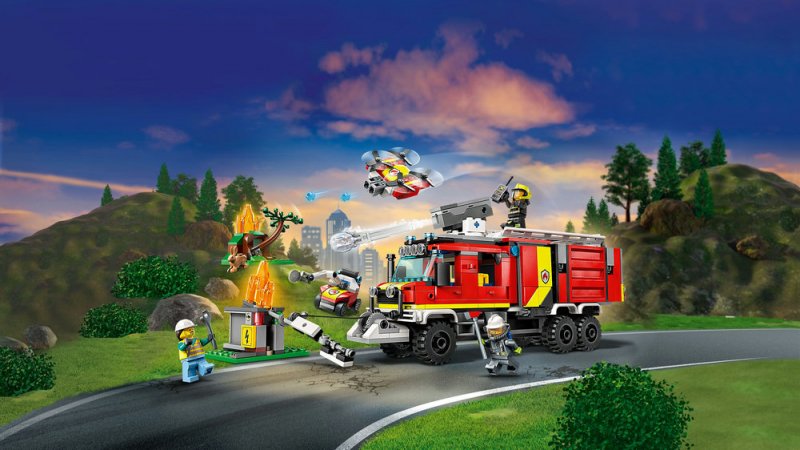 LEGO® City 60374 Velitelský vůz hasičů