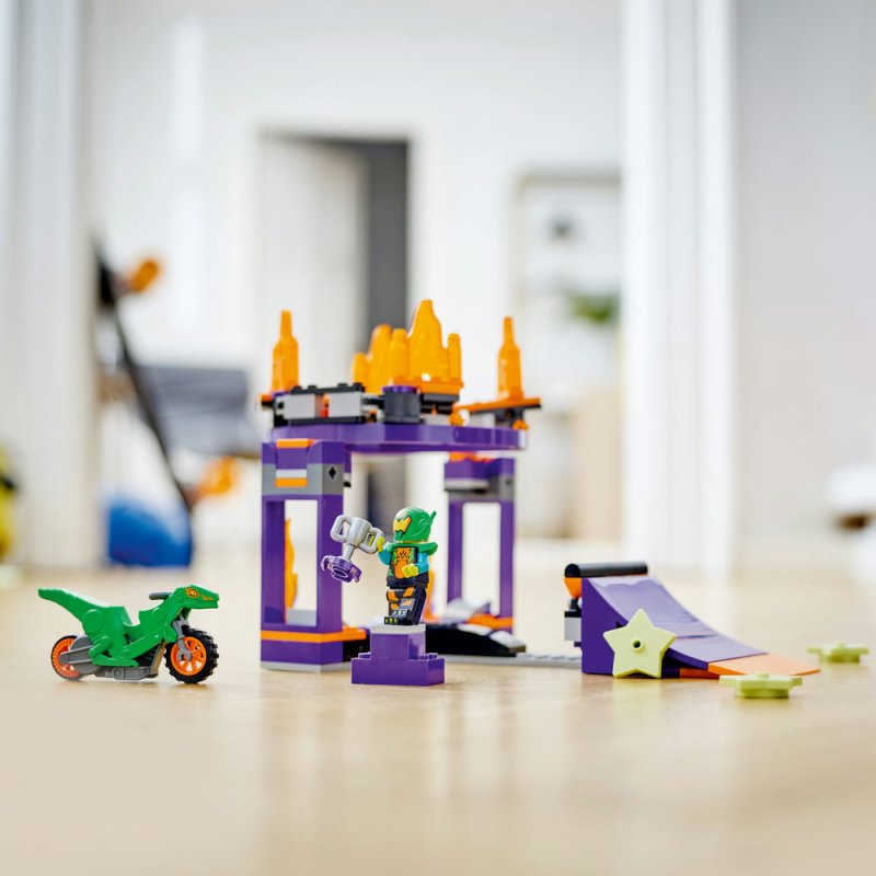 LEGO® City 60359 Kaskadérská výzva s rampou a obručí