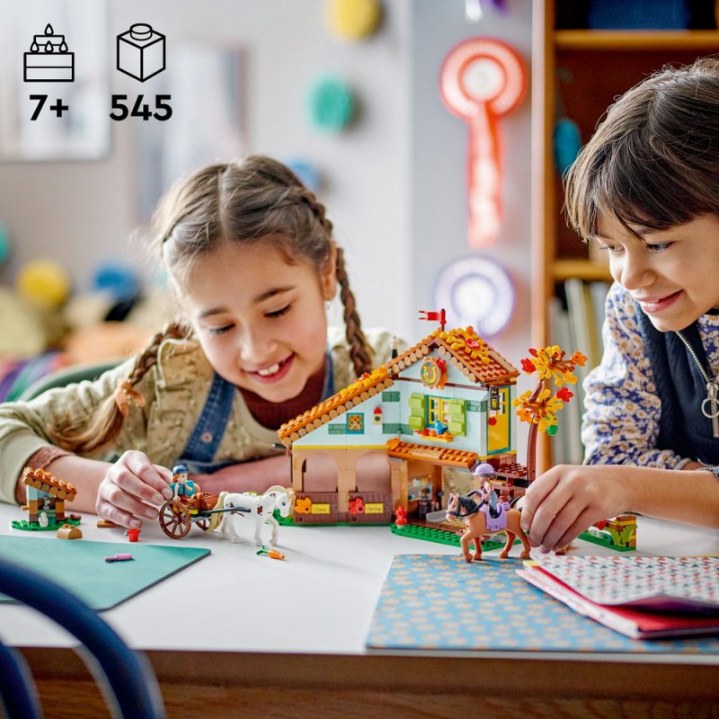 LEGO® Friends 41745 Autumn a její koňská stáj