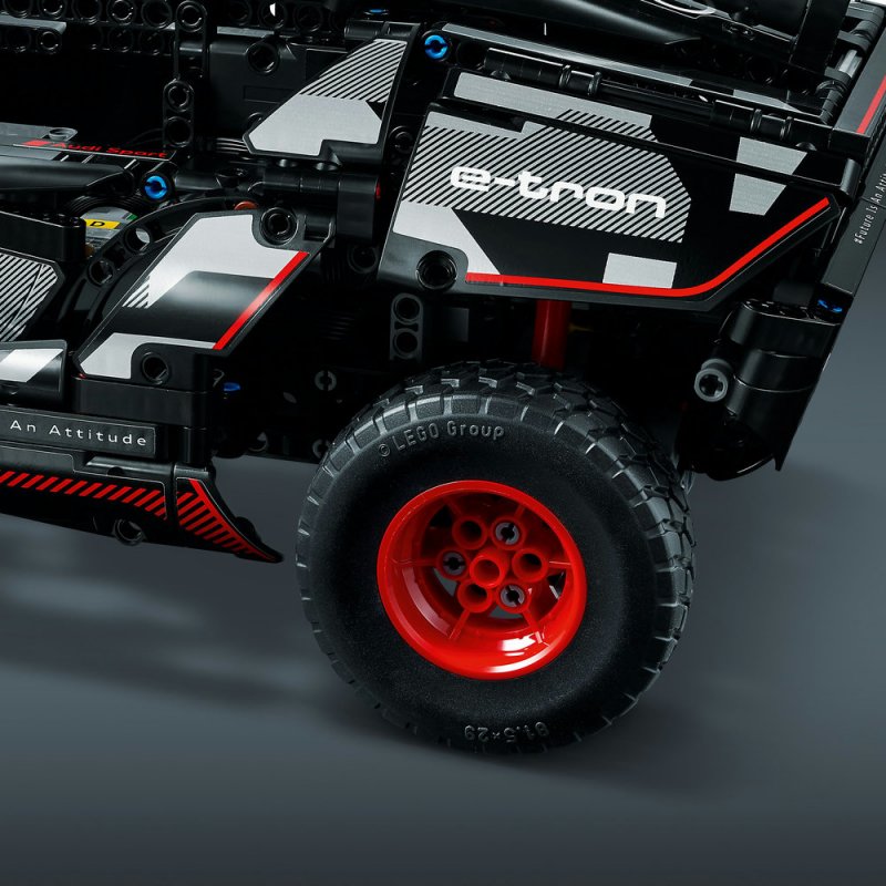 LEGO® Technic 42160 Audi RS Q e-tron