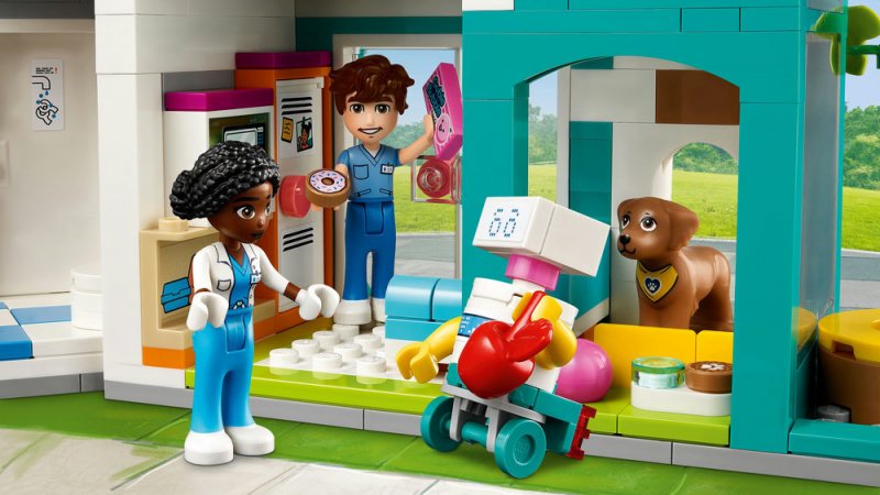 LEGO® Friends 42621 Nemocnice v městečku Heartlake