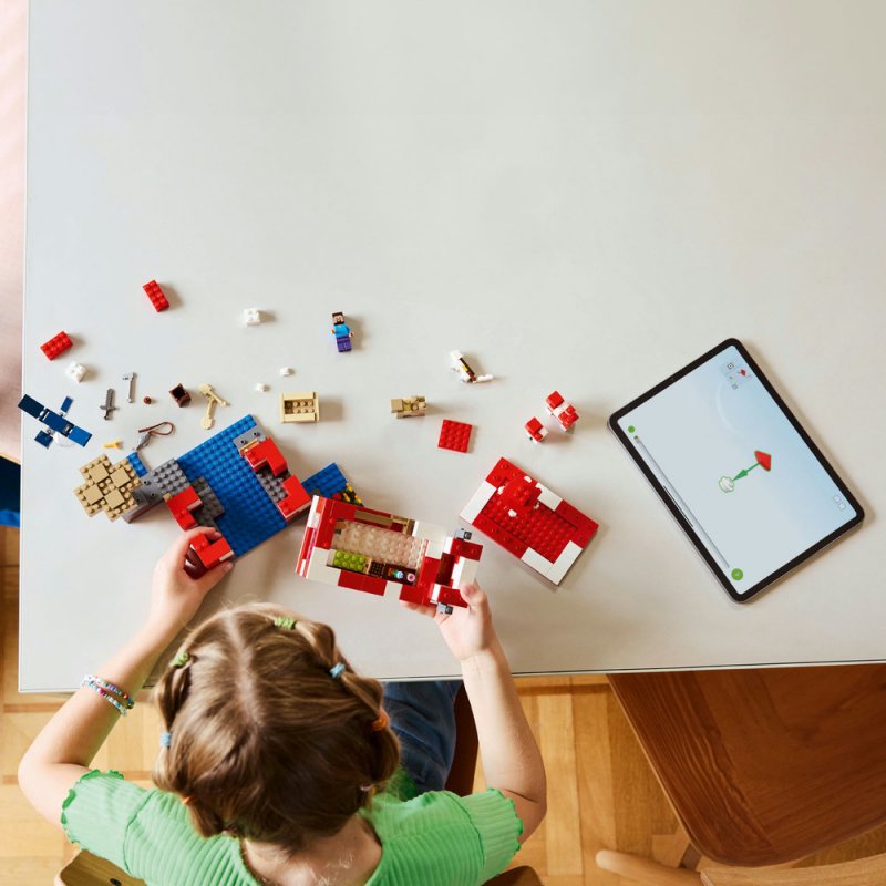 LEGO® Minecraft® 21270 Krávomůrčí domek