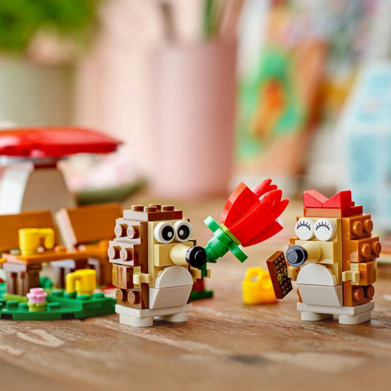 LEGO® Iconic 40711 Ježčí rande s piknikem