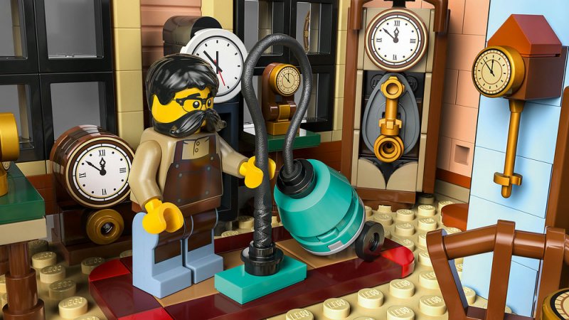 LEGO® Icons 10350 Dům na rohu v tudorovském stylu