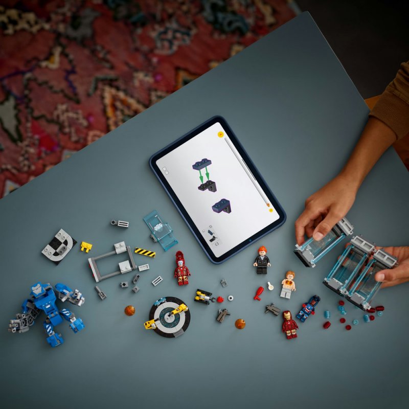 LEGO® │ Marvel 76315 Iron Man a jeho laboratoř: Síň brnění