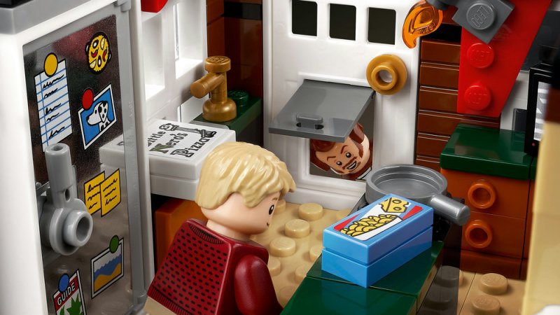 LEGO® Ideas 21330 Sám doma