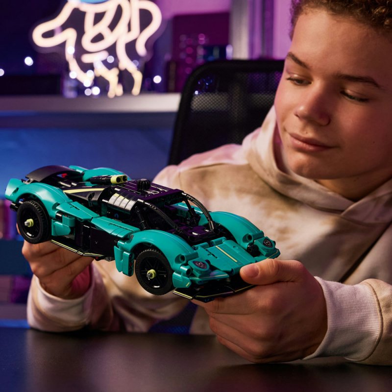 LEGO® Technic 42208 Aston Martin Valkyrie