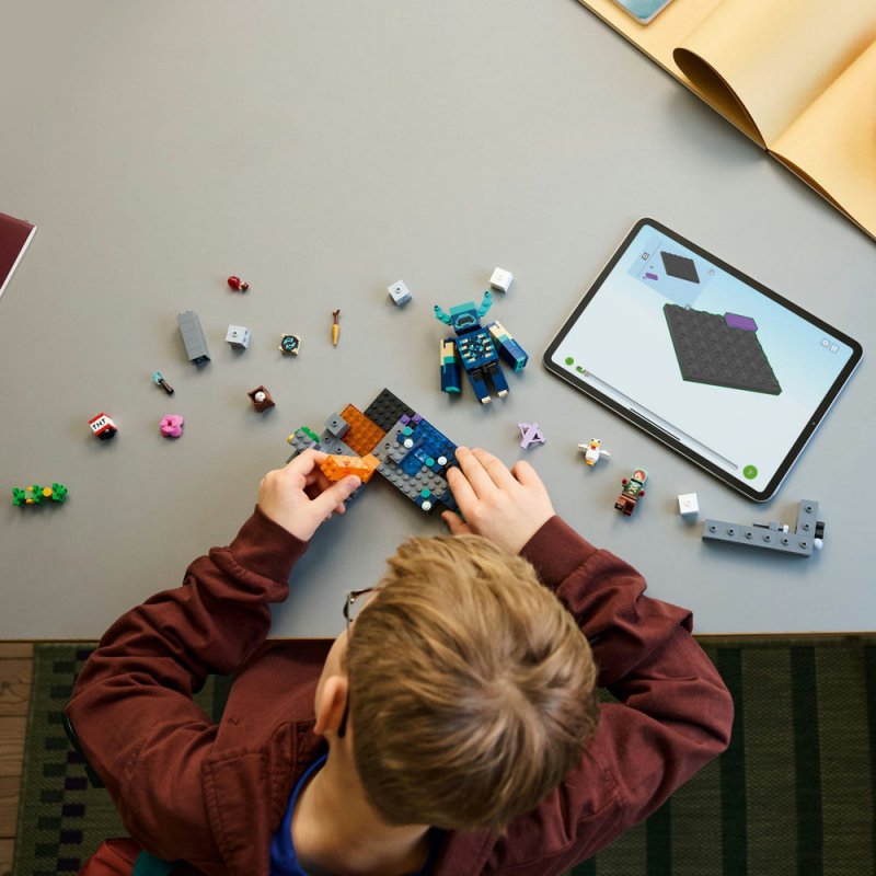 LEGO® Minecraft® 21274 Setkání se Strážcem