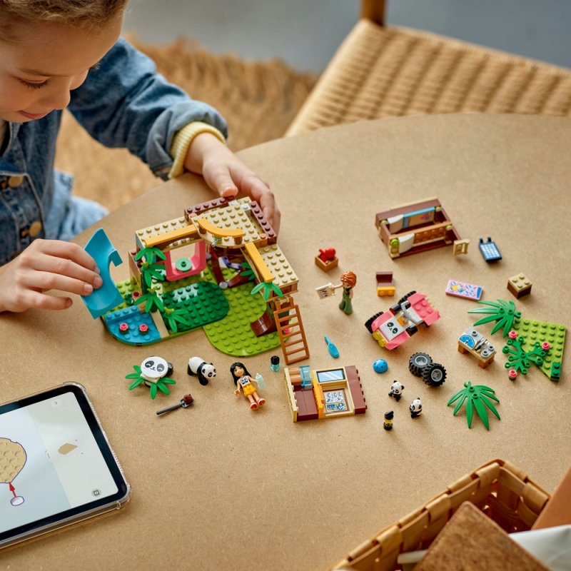 LEGO® Friends 42648 Péče o zvířátka v pandí záchranné stanici