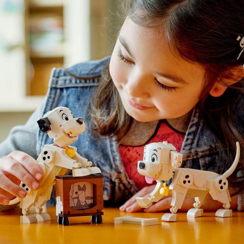 LEGO® │ Disney 43271 Štěňátka Štístko a Penny z filmu 101 dalmatinů