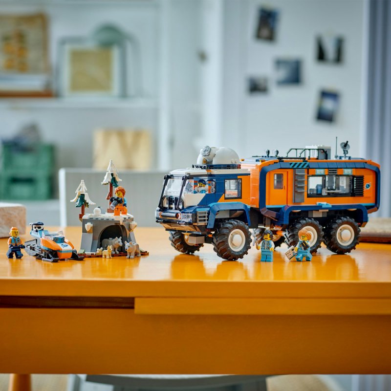 LEGO® City 60471 Nákladní auto s laboratoří pro průzkumníky Arktidy