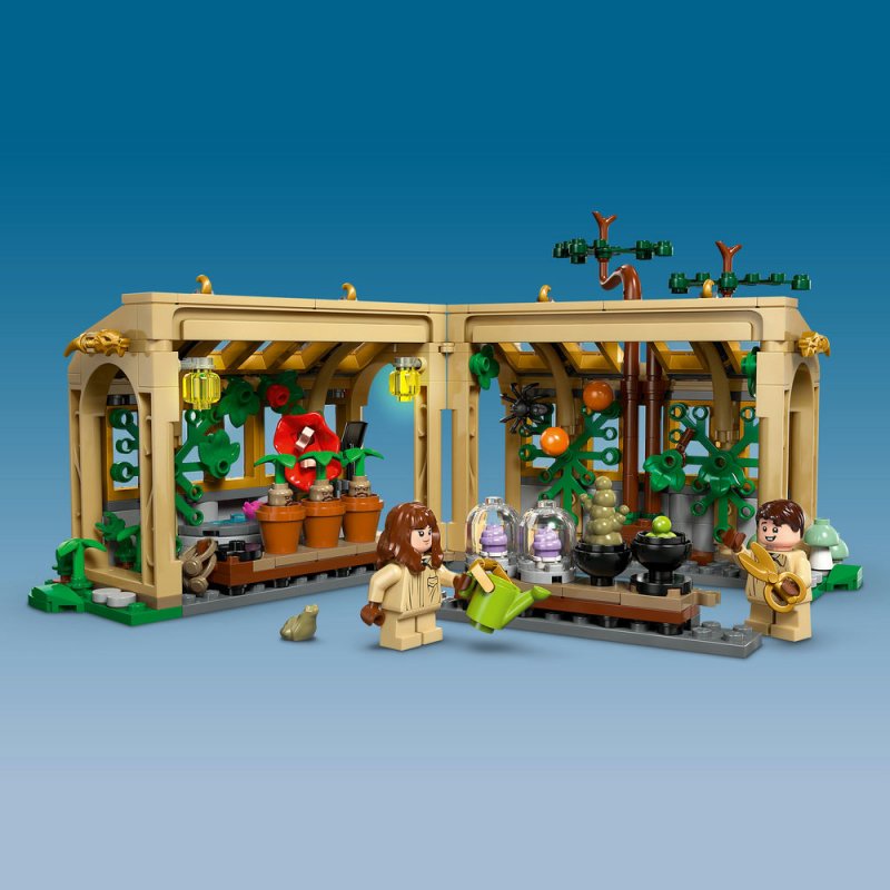 LEGO® Harry Potter™ 76445 Bradavický hrad: Hodina bylinkářství