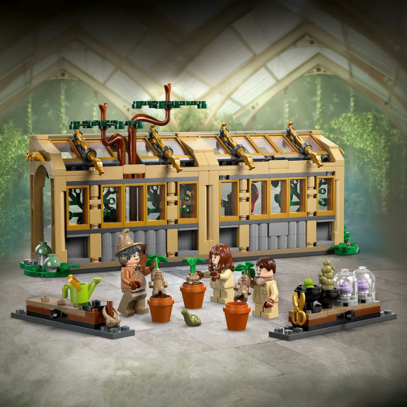 LEGO® Harry Potter™ 76445 Bradavický hrad: Hodina bylinkářství