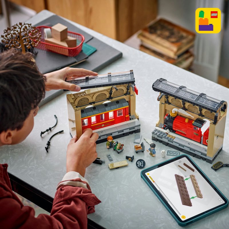 LEGO® Harry Potter™ 76450 Knižní zarážka: Spěšný vlak do Bradavic