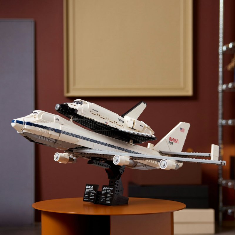 LEGO® Icons 10360 Letadlo pro přepravu raketoplánů