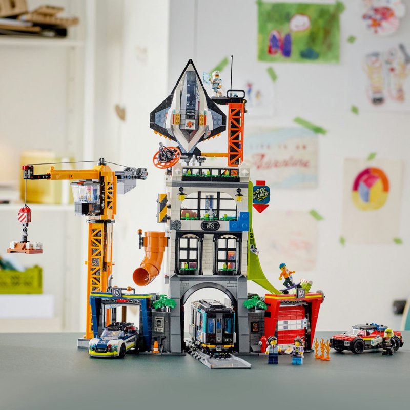 LEGO® City 60473 Věž City