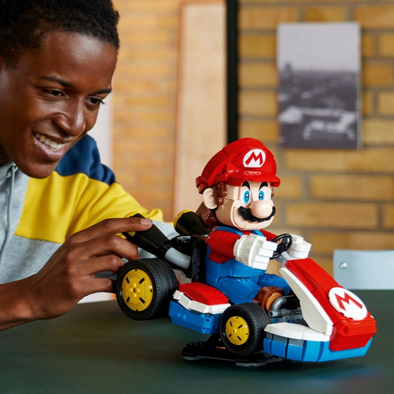 LEGO® Super Mario™ 72037 Mario Kart™: Mario a Standard Kart