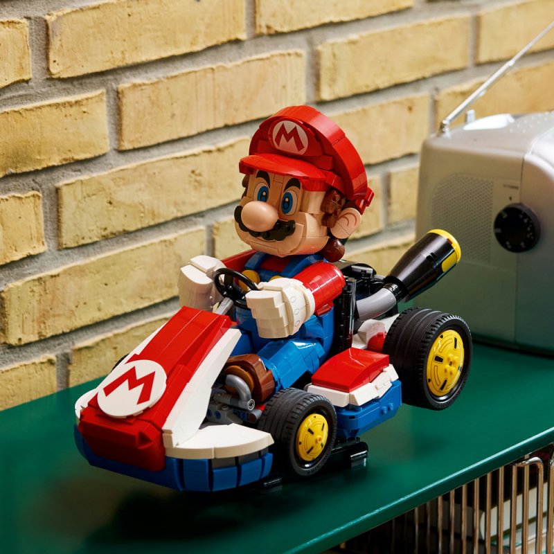 LEGO® Super Mario™ 72037 Mario Kart™: Mario a Standard Kart