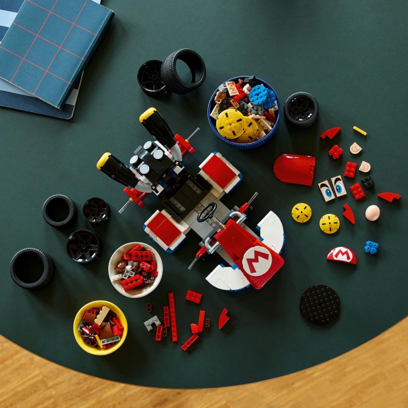 LEGO® Super Mario™ 72037 Mario Kart™: Mario a Standard Kart