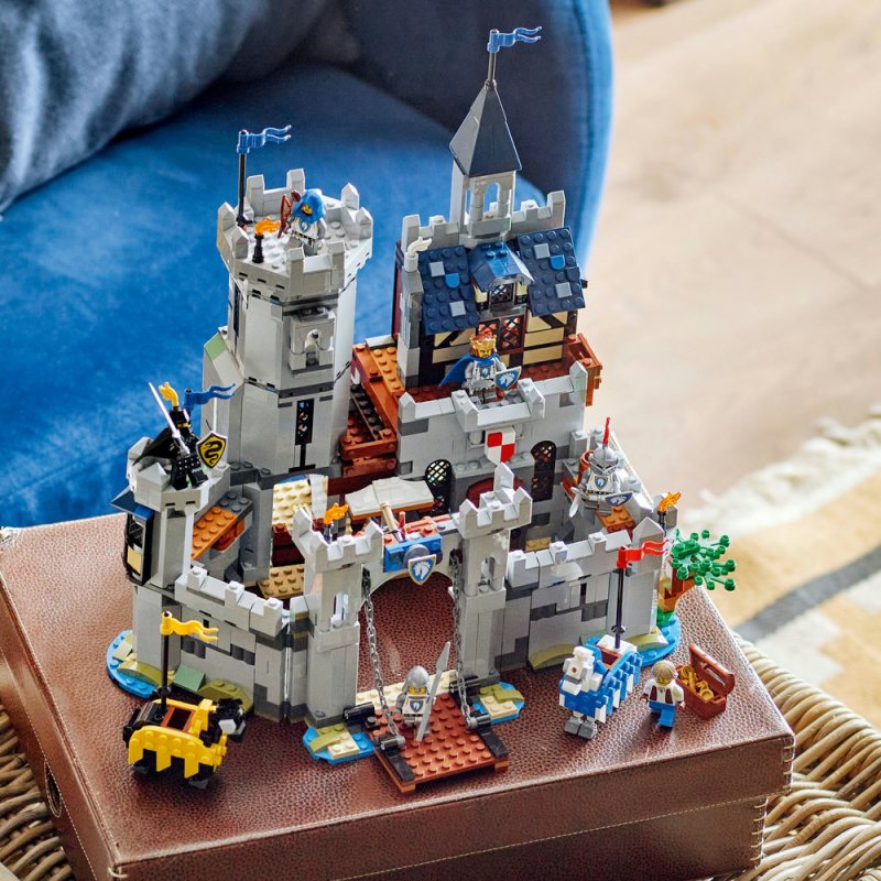 LEGO® Creator 3v1 31168 Středověký hrad a rytíři na koních