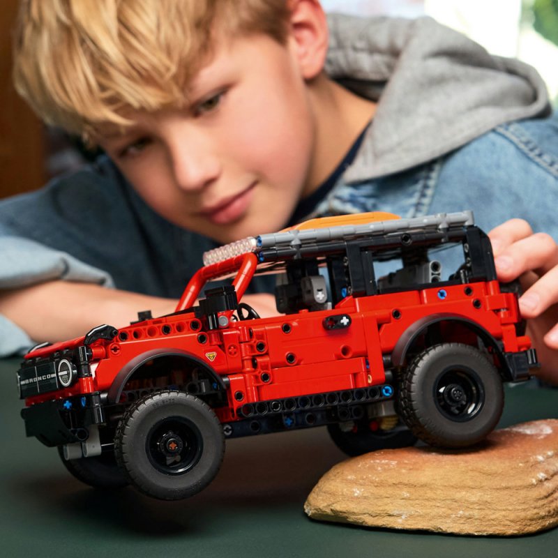 LEGO® Technic 42213 SUV Ford Bronco®