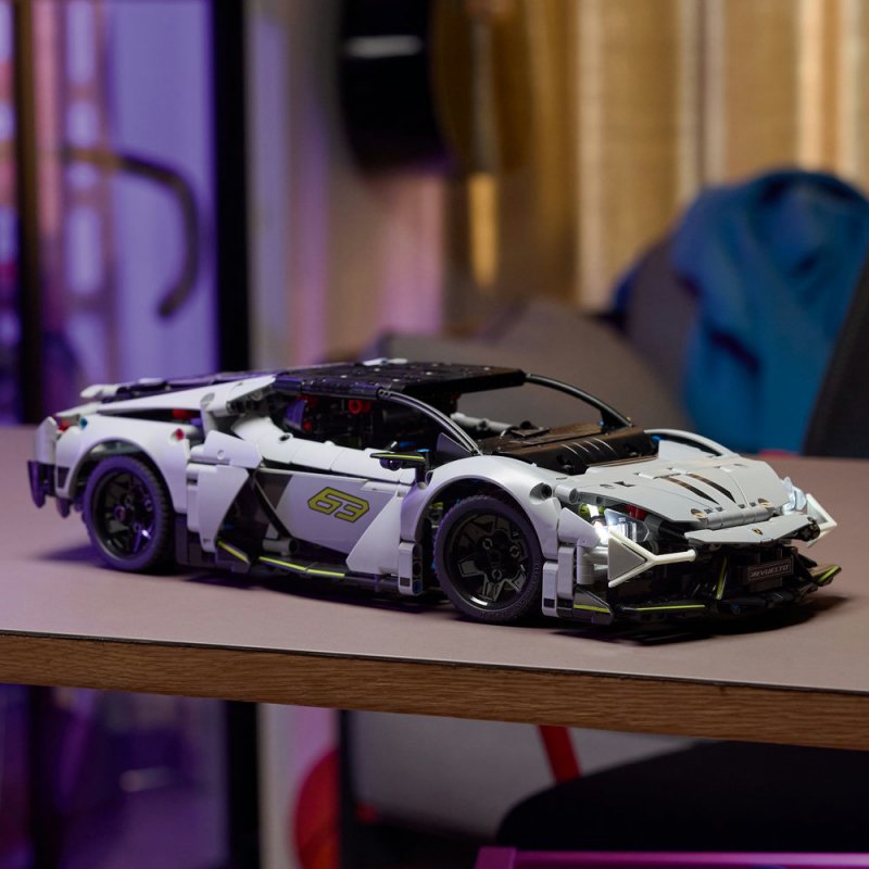 LEGO® Technic 42214 Lamborghini Revuelto