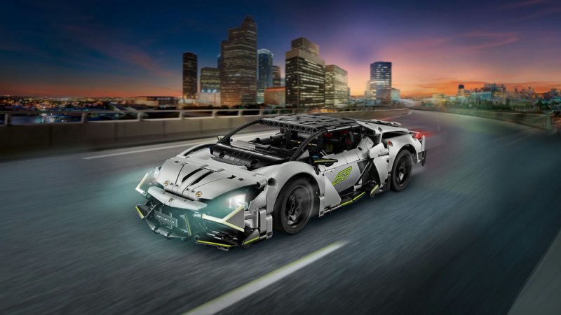 LEGO® Technic 42214 Lamborghini Revuelto