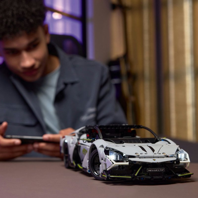 LEGO® Technic 42214 Lamborghini Revuelto