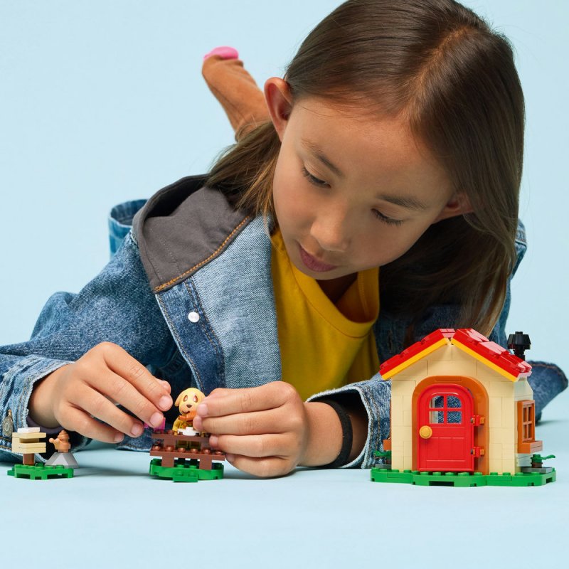 LEGO® Animal Crossing™ 77058 Goldie a její útulný dům