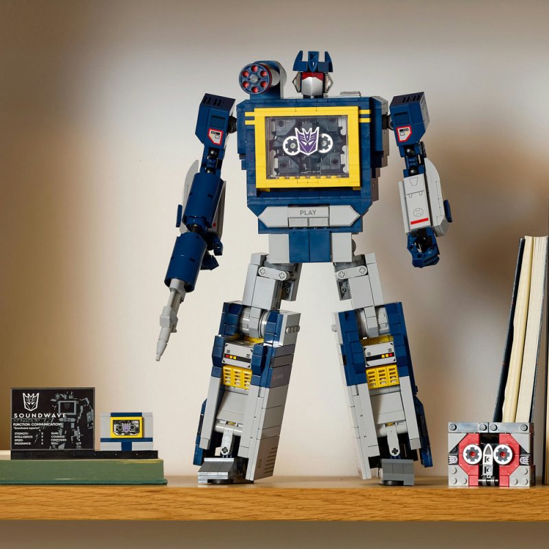 LEGO® Icons 10358 Transformers: Soundwave